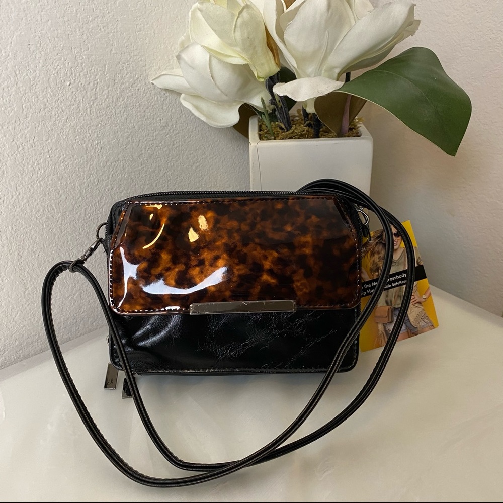 Mundi On the Move Crossbody & Hip Hugger